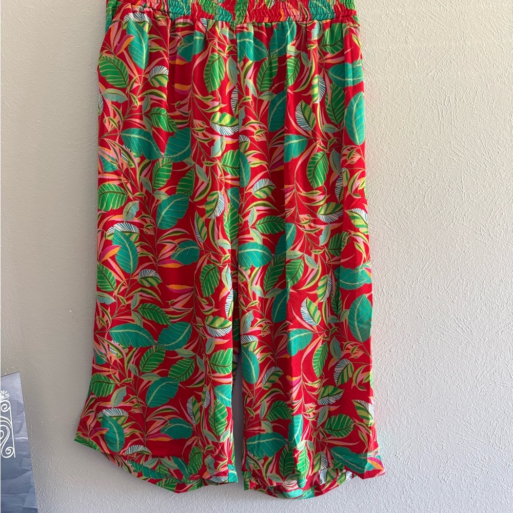 Rose & Olive Red Leaf Print Elastic Pants. Waist 17.5-20”, Rise 14”, Inseam 21”